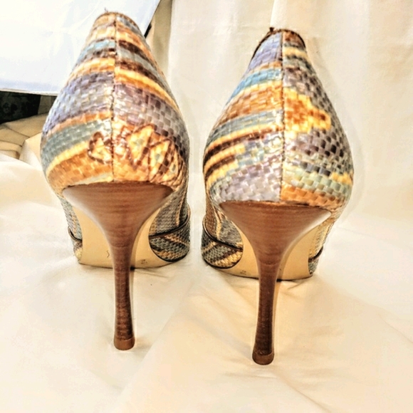 Stunning Heels, BCBG. like new, not a spot on them - Picture 7 of 8